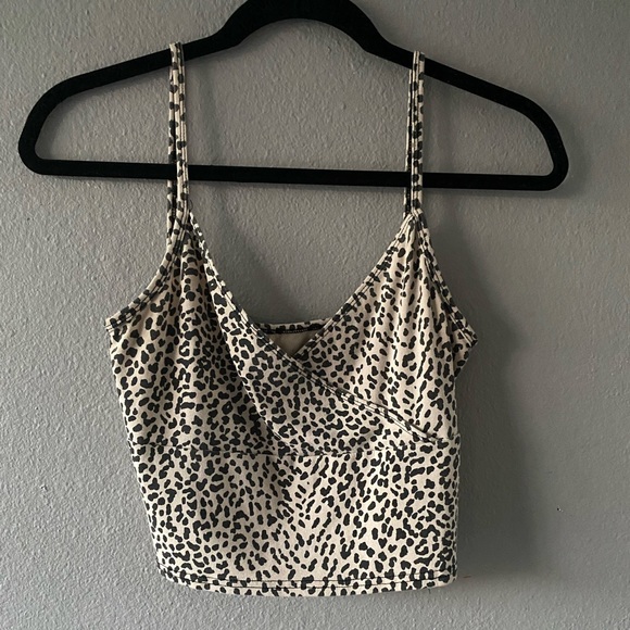SHEIN Tops - cropped cheetah print tank top